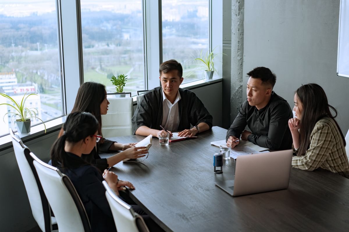 Làm việc nhóm giữa tư vấn và cán bộ đơn vị hưởng lợi