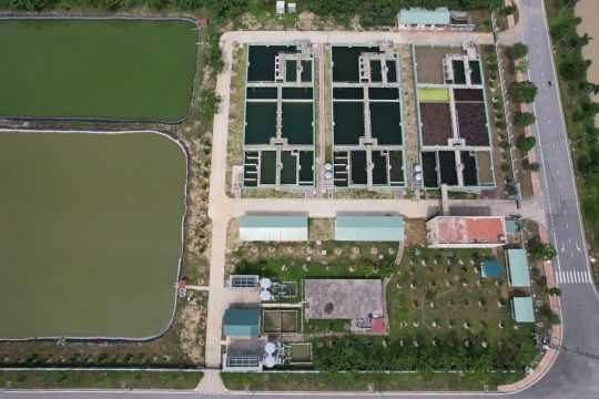 Nhà máy xử lý nước thải nhìn từ trên cao